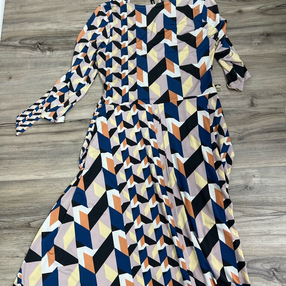 Jeanette Wrap Chic Geometric Maxi Dress in Blue and Orange - Picture 3 of 3